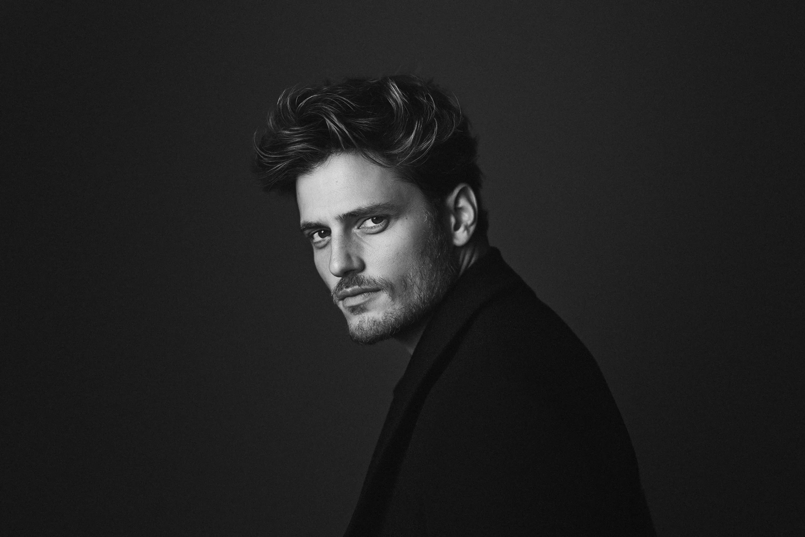 Cannes Image by notthoff La Biosthetique Friseur SW Mann Seite modischer Haarschnitt Shooting 1 scaled